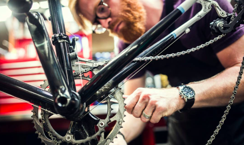 Bike maintenance: guidance and checkpoints.